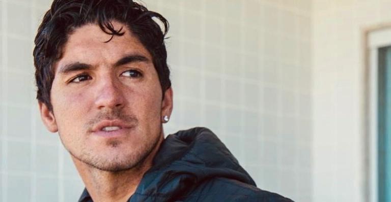 Campeão de verdade! Gabriel Medina pratica manobra arriscada e fãs vibram: ”Gênio”