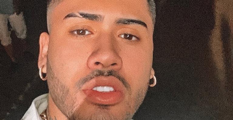 Sem dó! Kevinho surge de toalha e internautas vão à loucura: ”O sono até passou”