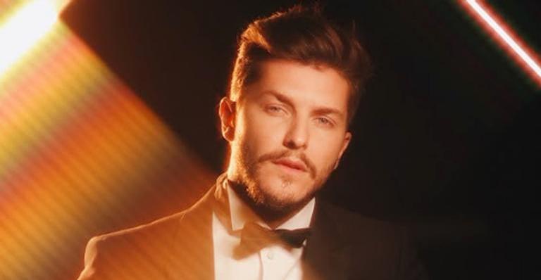 Kleber Toledo abre intimidade sobre lua de mel com Camila Queiroz