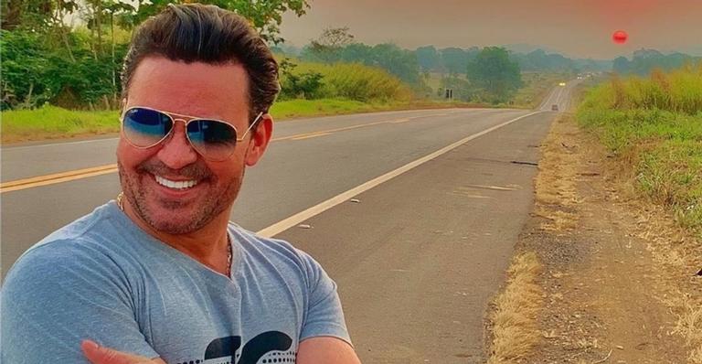 Eduardo Costa fala sobre miséria que viveu antes da fama: ”Eu não tinha nem comida”