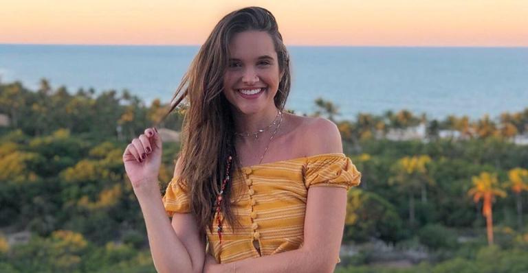 Juliana Paiva relembra momento com o pai e recebe apoio dos internautas