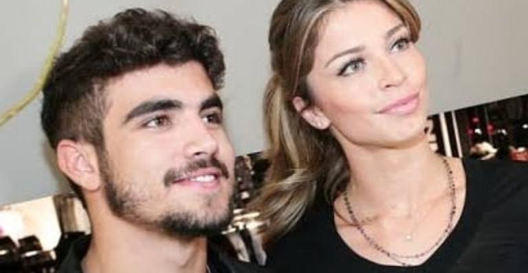 Grazi Massafera e Caio Castro são flagrados juntos em clima de romance