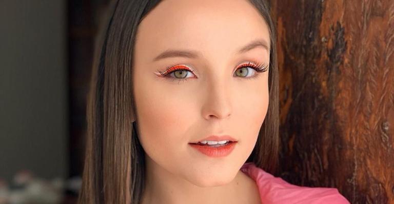 Ela está de volta! Larissa Manoela anuncia retorno aos palcos com turnê ‘Além do Tempo’