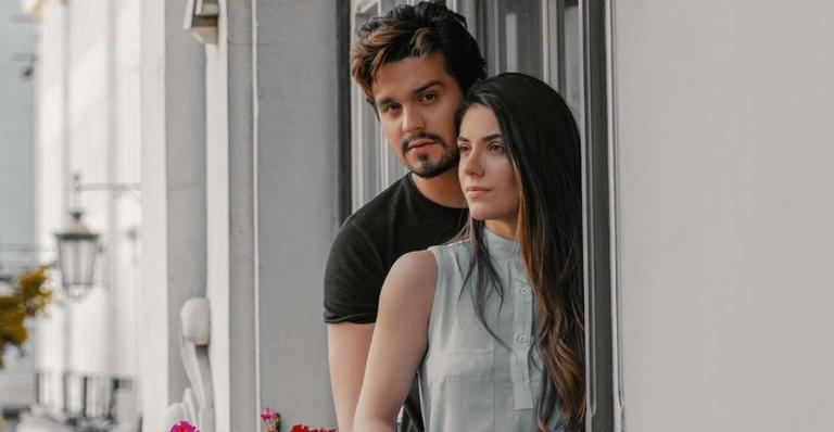 Chuva de arroz! Luan Santana oficializa pedido de casamento e se declara à Jade Magalhães