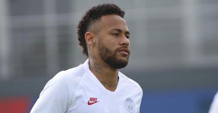 Fortuna! Neymar Jr. paga, em média, 50 mil reais por mês para amigos mais próximos