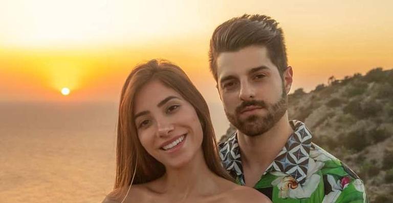Romana Novais choca com barriga quase imperceptível no sexto mês de gestação