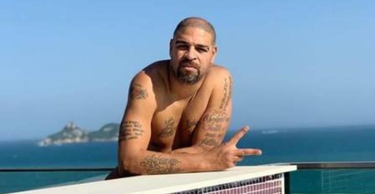 Jogador Adriano investe R$ 3,9 mil em diárias de hotel a 13 km de sua casa no Rio de Janeiro