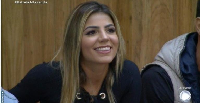 ‘A Fazenda 11’: Hariany fica chocada ao flagrar parte íntima de Viny Vieira durante banho do humorista