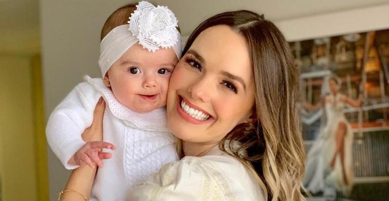 Thaeme Mariôto celebra cinco meses da filha, Liz, e encanta fãs: ”Maior amor do mundo”