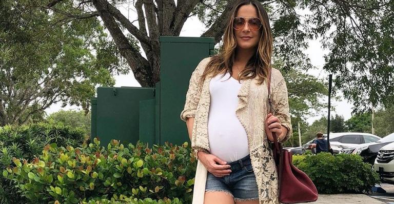 Claudia Leitte comemora o primeiro mês de Bela, sua filha caçula