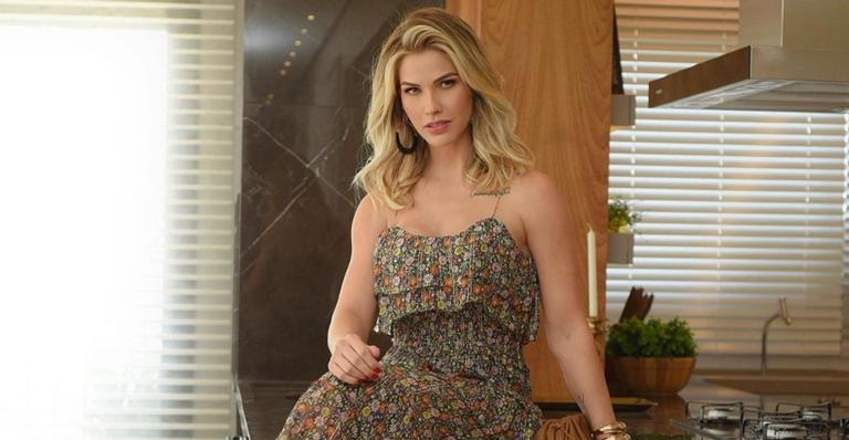 Andressa Suita abre o baú e fotos antigas impressionam
