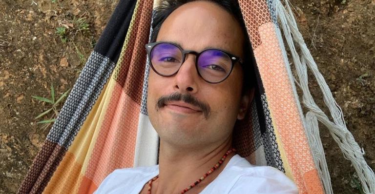 Aos 35 anos e lutando há dois anos contra a doença, Leo Rosa compartilha tratamento alternativo de câncer
