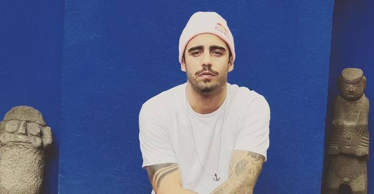 Pedro Scooby comenta foto da modelo Cintia Dicker e reafirma romance