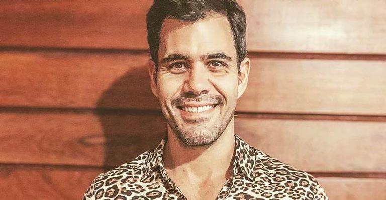 Quase quarentão, Juliano Cazarré curte aniversário ao lado dos três filhos; Veja!