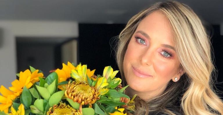 Explosão no fofurômentro! Ticiane Pinheiro posa com a filha mais nova Manuella e se derrete pela bebê