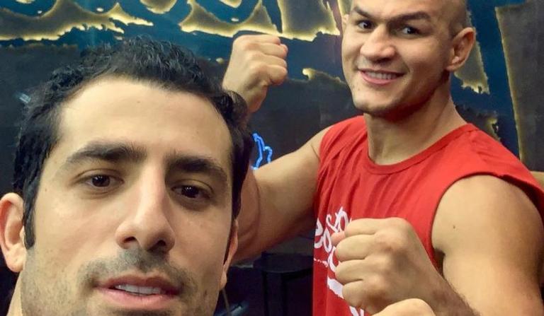 Kaysar e Júnior Cigano deixam ‘tanquinho’ à mostra nos bastidores do ”Dança dos Famosos”