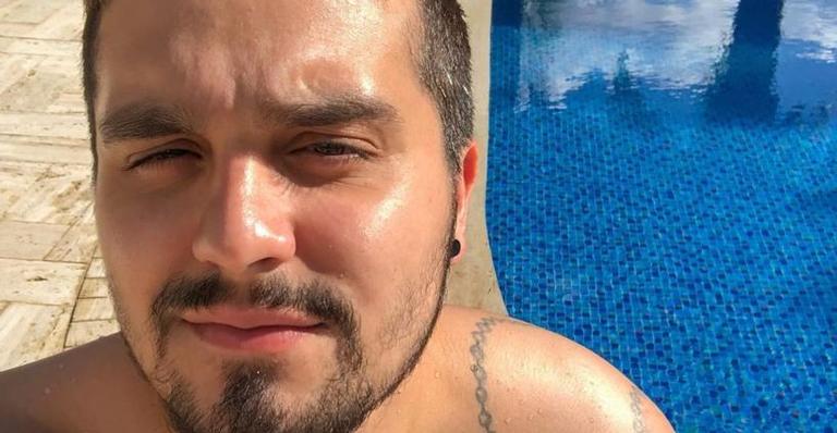 Luan Santana aparece gato de óculos e comemora show em Goiás; confira!