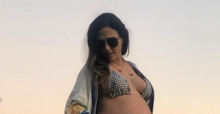 Em momento de diversão com Ingrid Guimarães, Tata Werneck fica de lado e tamanho da barriga de grávida impressiona