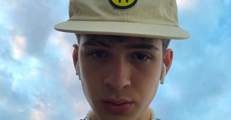 João Guilherme, filho do cantor Leonardo, impressiona seguidores ao compartilhar registro usando pouca roupa