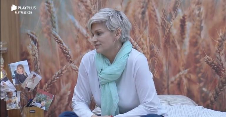 ‘A Fazenda’: Andréa Nóbrega ameaça tocar sino para sair do reality após descobrir doença