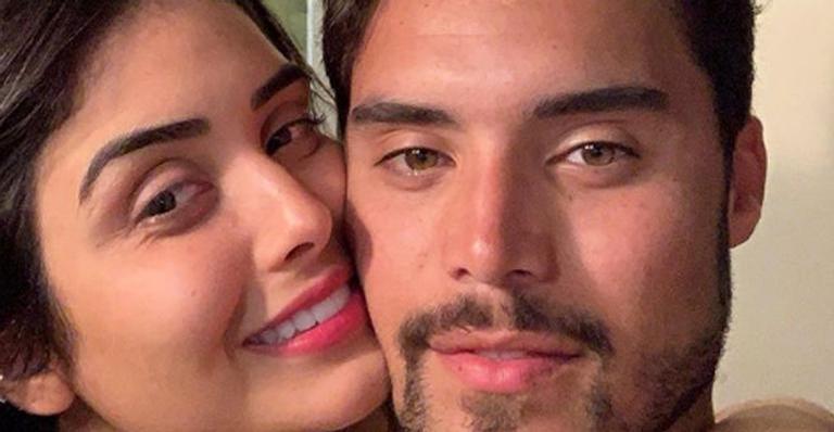 Leticia Almeida, ex-namorada de Saulo Poncio e mãe da filha de Jonathan Couto, vai se casar