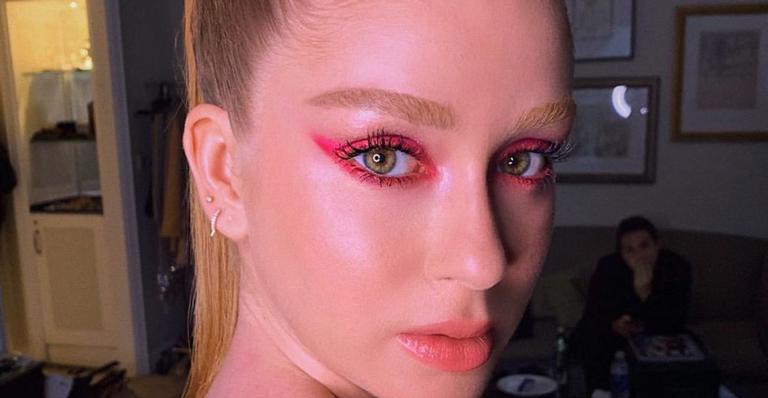Com decote poderoso, Marina Ruy Barbosa impressiona durante viagem ao México