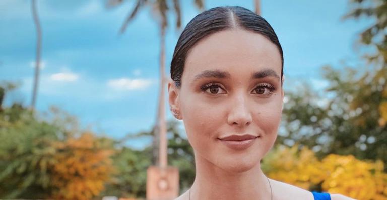 Lindíssima, Débora Nascimento rouba a cena em casamento de Thaila Ayala e Renato Goés