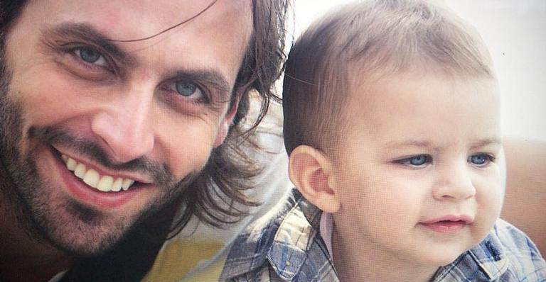 Filho de Isabeli Fontana e Henri Castelli surge mais velho e fãs se impressionam: ”Parecem irmãos”