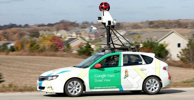 Flagra! Casal é fotografado pelo Google Street View em momento íntimo