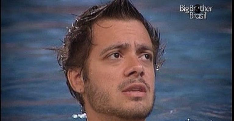 Vencedor do ‘Big Brother Brasil’ revela que não tem mais 1 real do prêmio: ”Tenho dívidas milionárias”
