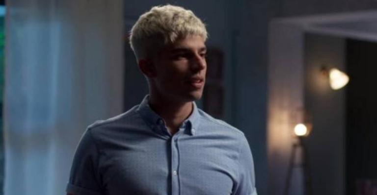 Bom Sucesso: Diogo será chantageado por William com exame