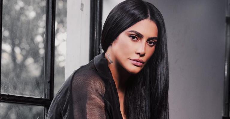 Após desabafo no ‘Fantástico’, Cleo volta a rebater críticas sobre sua aparência nas redes sociais