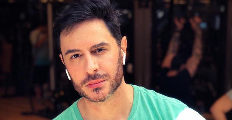 Ricardo Tozzi surge ‘sem orelha’ e fãs questionam: ”Cadê?”