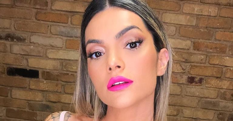 Eita! Kelly Key surge quase sem roupa e ostenta barriga chapada ao renovar o bronze: ”Sem condições”
