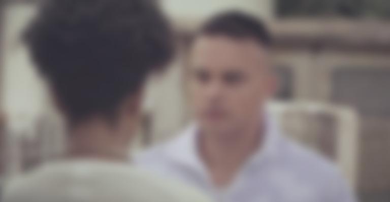 Endividado, ator famoso vende apartamento com R$ 40 mil em condomínios atrasados