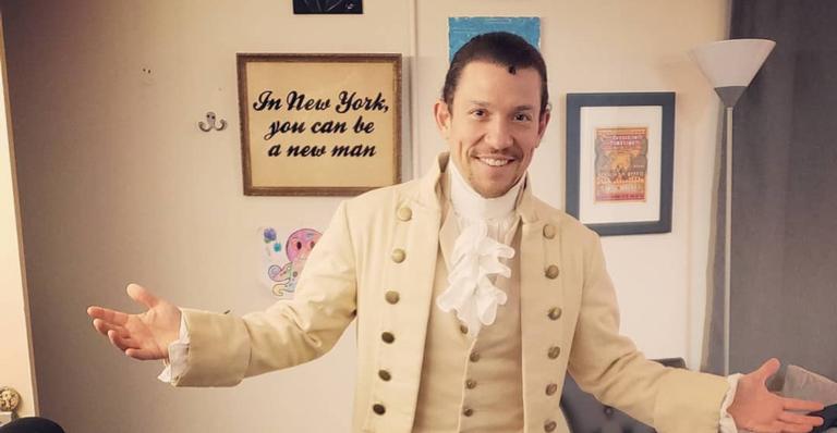 Ator da Broadway, Miguel Cervantes, anuncia perda da filha de 3 anos
