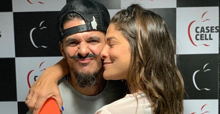 Priscila Fantin comemora primeiro mês casada com Bruno Lopes e brinca: ”Bodas de beijinho”