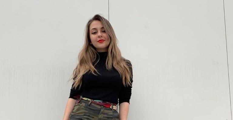 Klara Castanho eterniza paixão com tatuagem em local indiscreto
