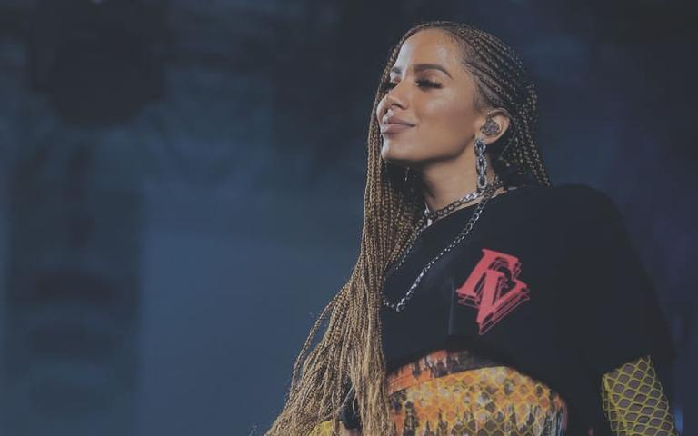 Anitta realiza sonho de filha do Adriano Imperador: ”Nunca mais vou me lavar”