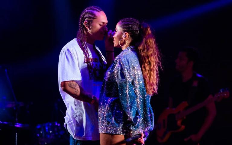David Brazil sugere romance entre Vitão e Anitta e cantora desconversa
