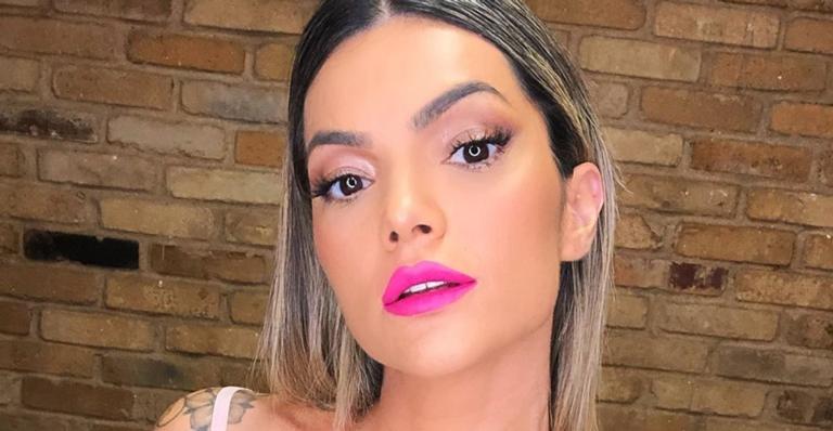 Kelly Key posa abraçada com o marido na piscina e seguidores se derretem pelo casal