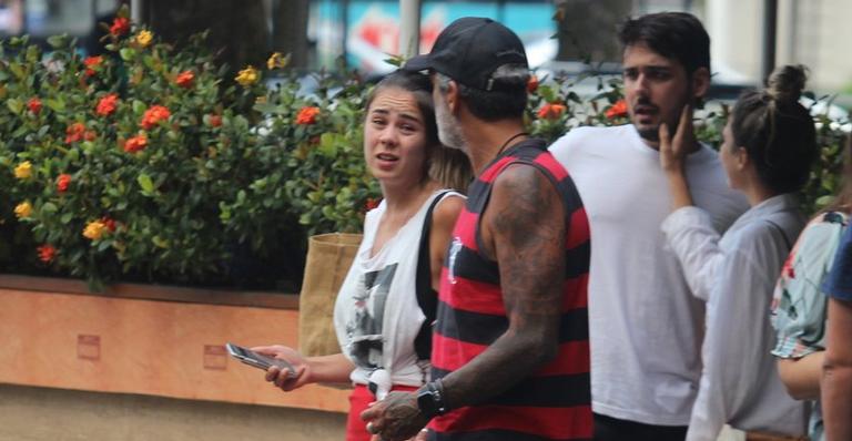 Ex de Paolla Oliveira, diretor Papinha é visto ao lado da namorada 36 anos mais jovem em restaurante do RJ