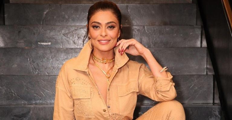 Juliana Paes reúne família em casa luxuosa para curtir capítulo de ‘A Dona do Pedaço’