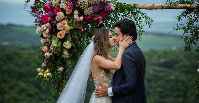 Sthefany Brito anuncia fim de casamento com o empresário Igor Raschkovscky