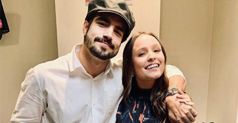 Caio Castro posa com Larissa Manoela e faz elogio inesperado para a atriz
