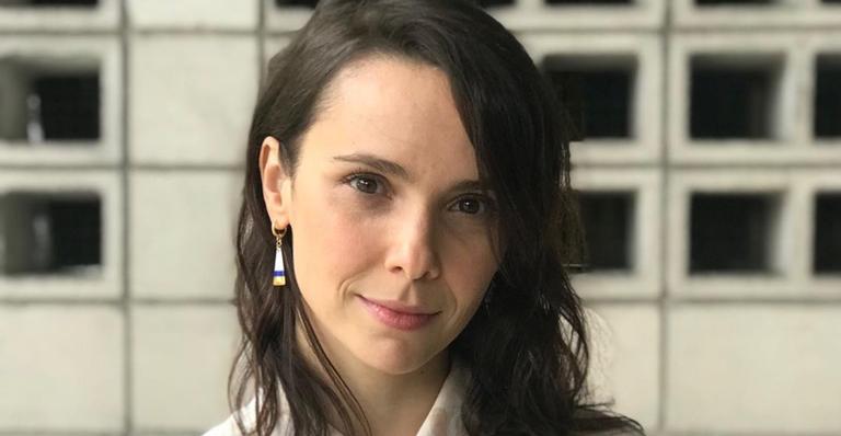 Após se separar de Murilo Benício, Débora Falabella posta clique ao lado do novo namorado