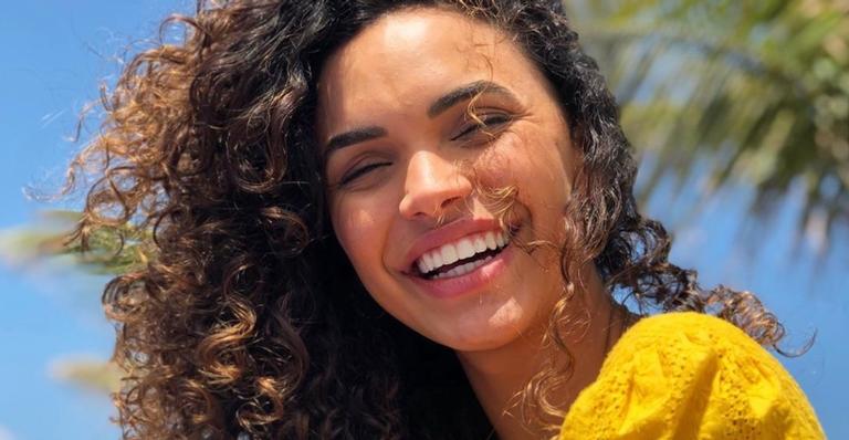 Giovana Cordeiro conquista com foto durante dia de folga: ”Acordei no paraíso”