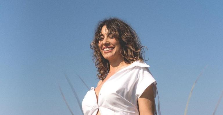 Giselle Itié mostra barrigão de grávida em foto com o esposo Guilherme Winter