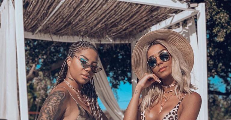 Apaixonada, Ludmilla aposta em look ousado e combina paleta de cores com Brunna Gonçalves