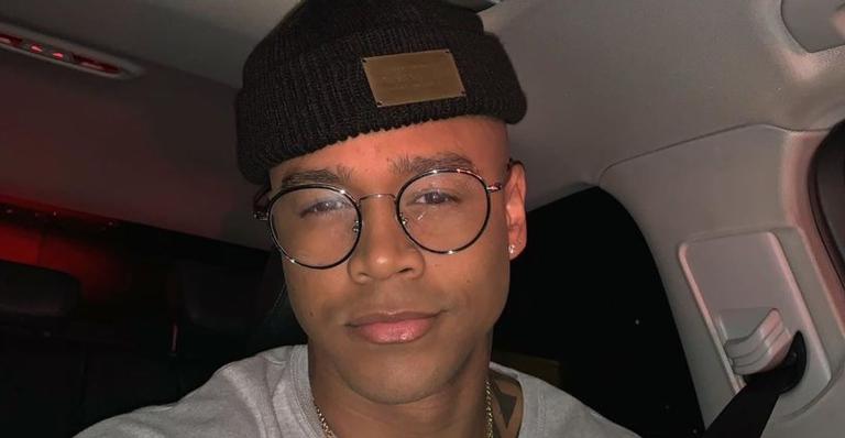 Léo Santana faz implante capilar e mostra resultado: ”Que diferença”